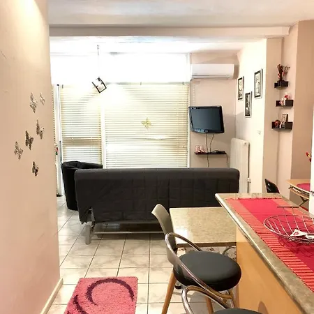 Spacious One Bedroom Apartment *